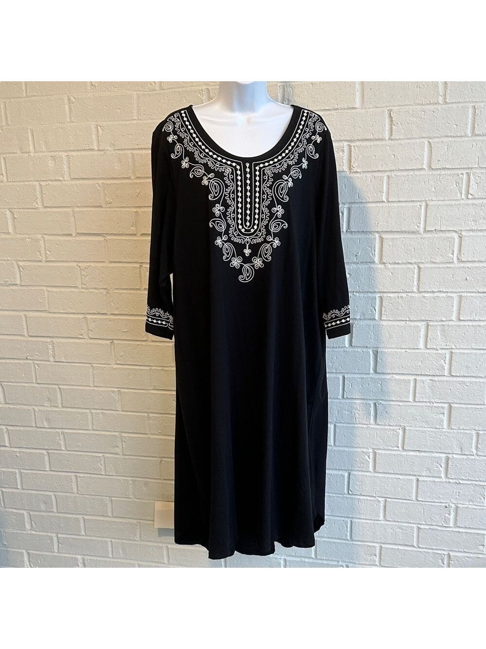 Swimsuits For All Black Coverup Dress White Detailing on Front & Sleeve Sz 18/20